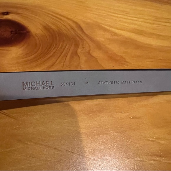 NWT Michael Kors Vanilla Fanny Pack Chain Belt MK Signature Logo Monogram Size M - Picture 4 of 7